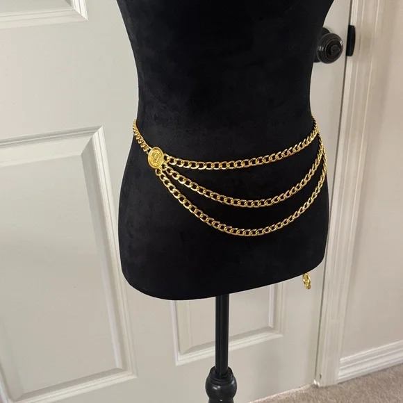 ✨Gold Chanel Rue Cambon Chain Belt w/Medallions authentic w/COA-GREAT CONDITION✨ - Picture 7 of 11